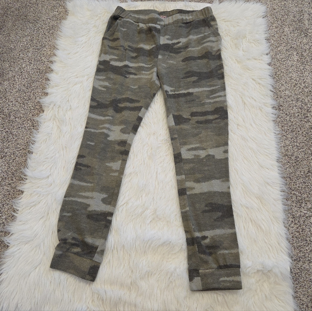 Feathers Maternity Camouflage Pants